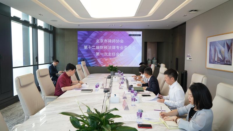 服务质量是选择代理记账公司的重要标准。以下方面可以作为考察的依据：